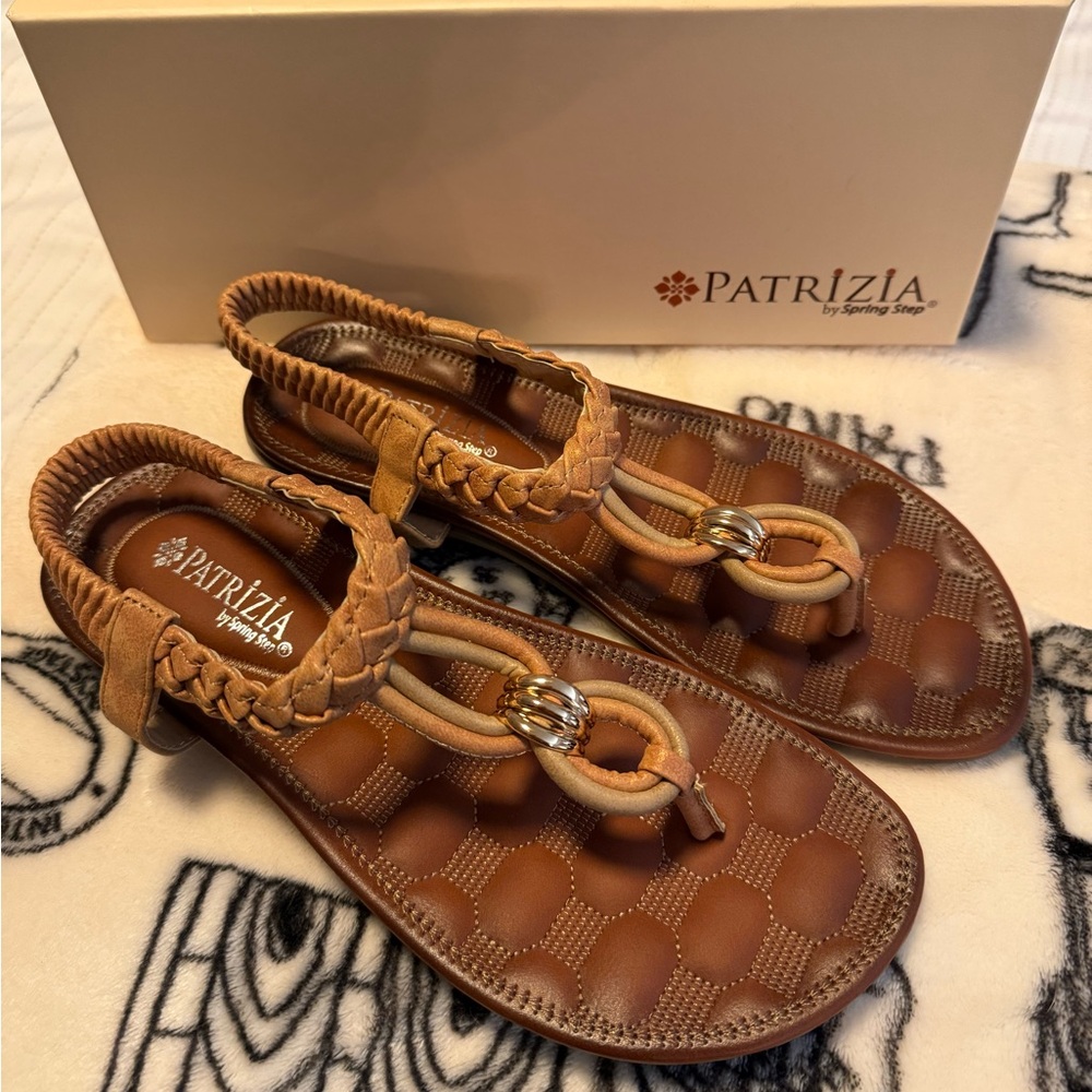 Patrizia Galdus Tan sandals